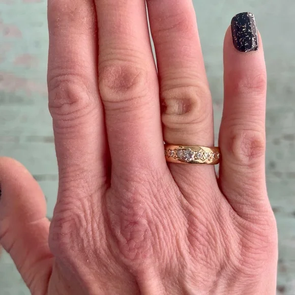 ANTIQUE Edwardian 14k Gold Five-Stone Diamond Ring - Picture 5 of 15